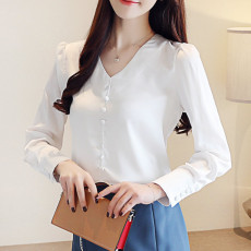 단추포인트블라우스