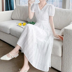 퍼프소매펀칭화이트롱원피스